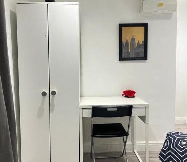 Acton Apartment | Guest & Rest Hotel