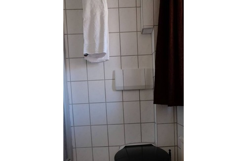 Gutach Apartment | Guest room fir with toilet and shower