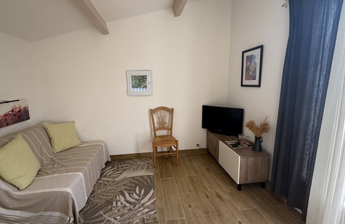 Nans-les-Pins Bed & Breakfast | Guest Room 'Bleuets' with Mountain View, Wi-Fi and Air Conditioning