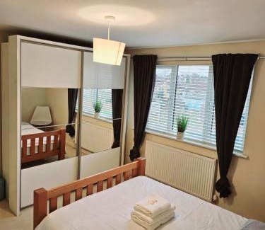 Stone House | Guest Room stay in Dartford- Close to all amenities