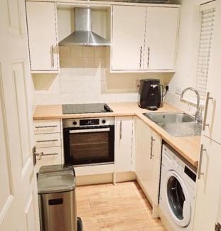 Stone House | Guest Room stay in Dartford- Close to all amenities