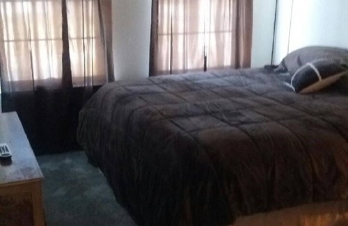 Stephens City House | Guest Room with King Bed for Rent