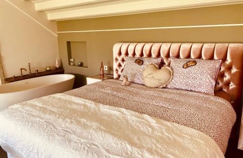Snellegem Bed & Breakfast | Guest Rooms by Art Bruges