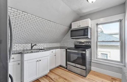 Gloucester Apartment | Guest suite in historical district