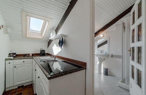 Historic Centre Apartment | GuestHost-Elegant Studio x3- 600m from Porta Nuova