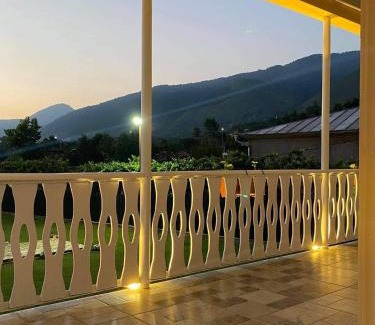 Mukhuri House | Guesthouse Dadia