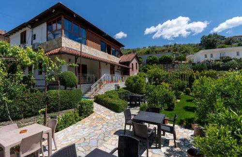Berat House | Guesthouse Emiljano