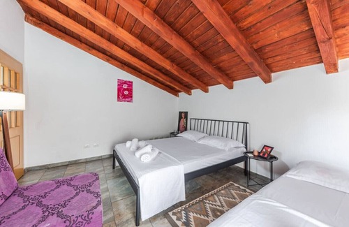 Shkoder House | Guesthouse 'Hapa të Lehtë' - Room 2 - Pro Bono