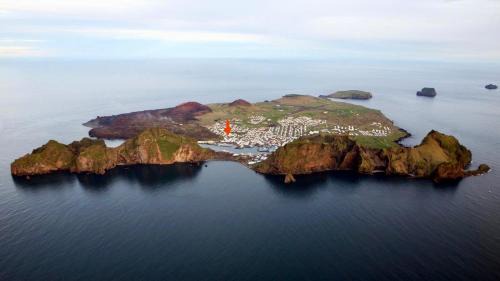 Vestmannaeyjar House | Guesthouse Holl