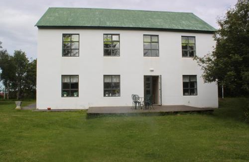 Husavik House | Guesthouse Hraunbaer