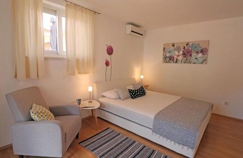 Cove Tri Zala (Zrnovo) House | Guesthouse Korkyra Sun