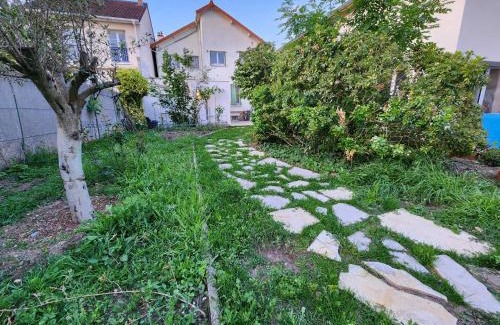 La Celle-sous-Gouzon House | Guesthouse Near Paris Huge Garden