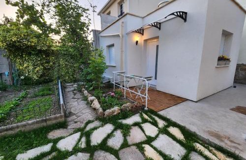 La Celle-sous-Gouzon House | Guesthouse Near Paris Huge Garden