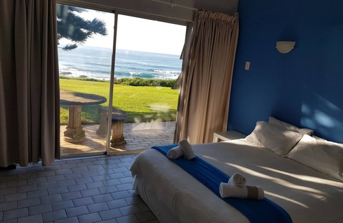 Umdloti House | Guesthouse near the beach, 1 fully equiped unit 3 smaller units with kitchenette