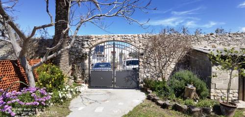 Cove Murtar House | Guesthouse Palma