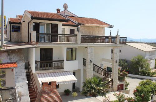 Ploce House | Guesthouse San Antonio