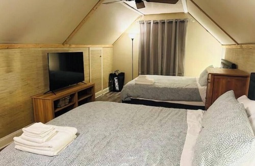 La Grange House | Guesthouse Gem 2BR, Smart TVs, W/D, & Parking
