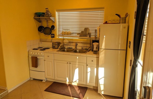 Campus Farm Apartment | Guesthouse w/private access and patio