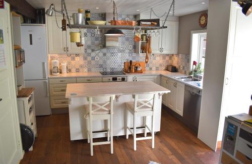 Sloinge House | Guesthouse with Patio & BBQ, 10 Min to the Beach