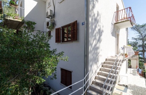Sobra Apartment | #GUESTHOUSESOBRA Double room close to beach S1