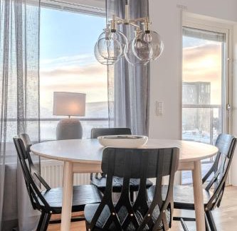 Pitea Apartment | Guestly Homes - 1BR Harbor View Suite, Top Floor 9th
