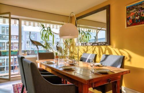 Quartier Saint-Ambroise Apartment | GuestReady - 105m2 bright apartment