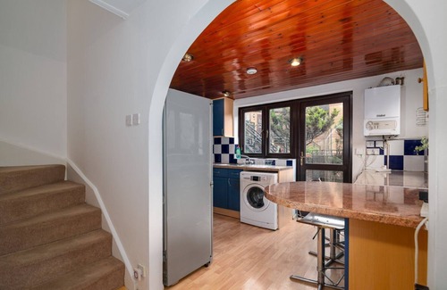 Rotherhithe House | GuestReady - 4BR Home in Surrey Quays Canada Water