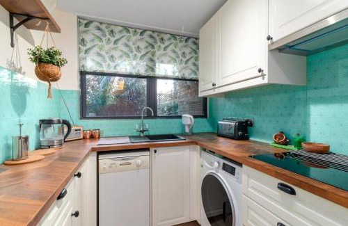 Tachbrook House | GuestReady - Beautiful 2BR Townhouse w Garden