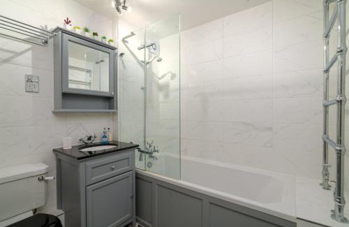 Tachbrook House | GuestReady - Beautiful 2BR Townhouse w Garden