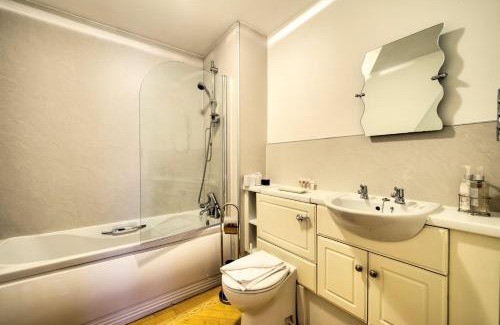 Bonnington Apartment | GuestReady - Bright home near New Town