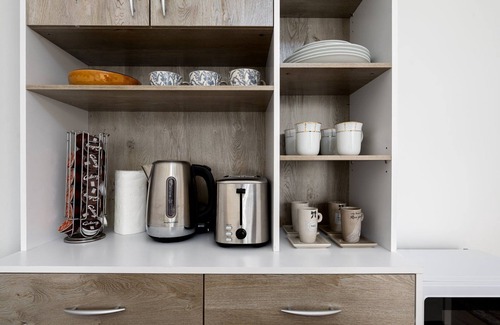 Golders Green Apartment | GuestReady - Charming studio with a private garden