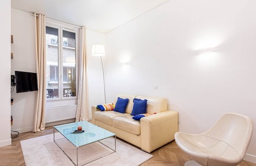 Vivienne Apartment | GuestReady - Chic and central near attractions