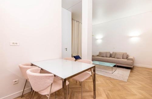 Vivienne Apartment | GuestReady - Chic and central near attractions