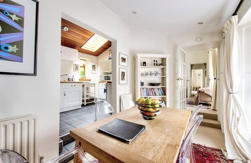 Newington Apartment | GuestReady - Classic Charm near Holyrood Park