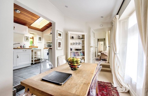 Newington Apartment | GuestReady - Classic Charm near Holyrood Park