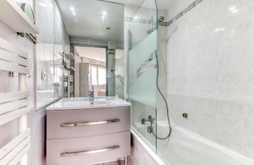 Yves Farge - Le Fleuve Apartment | GuestReady - Comfort & Charm in Lyon’s Heart