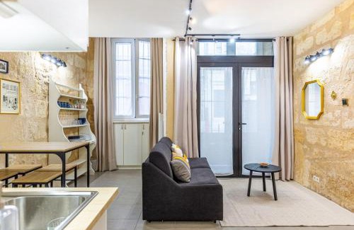 Grand Parc-Paul Doumer Apartment | GuestReady - Cozy apt in Frederic & Isabelle place