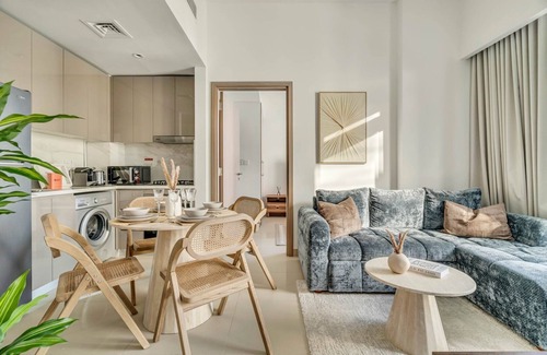Nad Al Sheba Apartment | GuestReady Essential - Mode Retreat Azizi Gardens