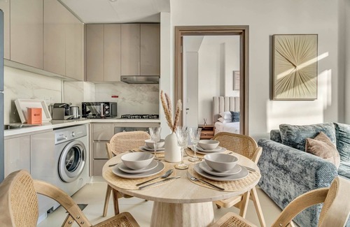 Nad Al Sheba Apartment | GuestReady Essential - Mode Retreat Azizi Gardens
