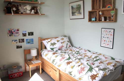 Leabridge Apartment | GuestReady - Family Home in East London - child-friendly