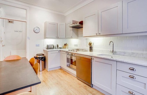 Fulham Apartment | GuestReady - Fulham large 1 bed flat in charming building