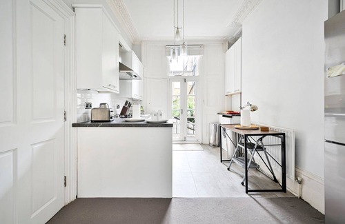 Parsons Green and Walham Apartment | GuestReady - Fulham's delight near Stamford Bridge