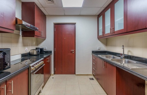 Dubai Marina Apartment | GuestReady Holiday Homes - Contemporary Apt in JBR