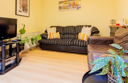 Santry House | GuestReady - Large Home with Private Driveway