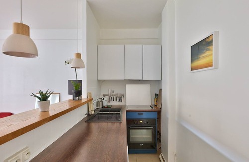 Charonne Apartment | GuestReady - Lovely Parisian Apt for 2