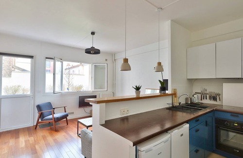 Charonne Apartment | GuestReady - Lovely Parisian Apt for 2