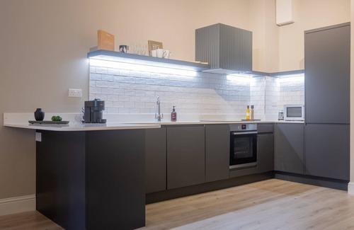 Blackrock Apartment | GuestReady - Luxurious living with sea views