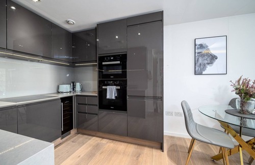 Fulham Broadway Apartment | GuestReady - Modern nest in London