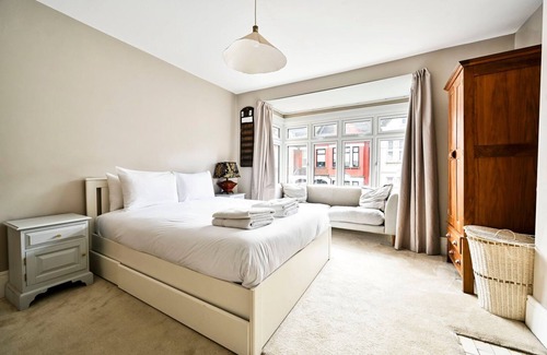 Tulse Hill House | GuestReady - Modern haven with garden in Brixton