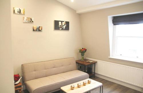 Golborne Apartment | GuestReady - Quaint English Flat near Portobello